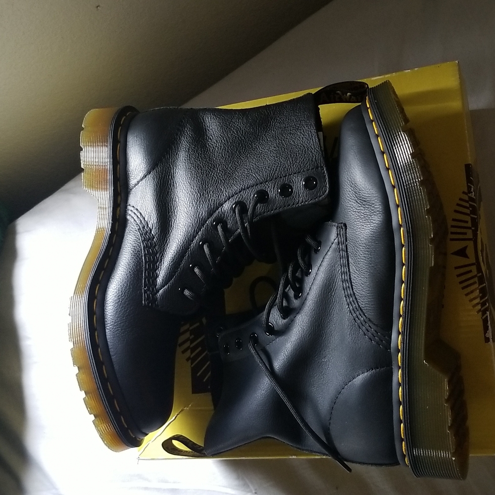 Dr Martens Boots - Picture 4 of 4
